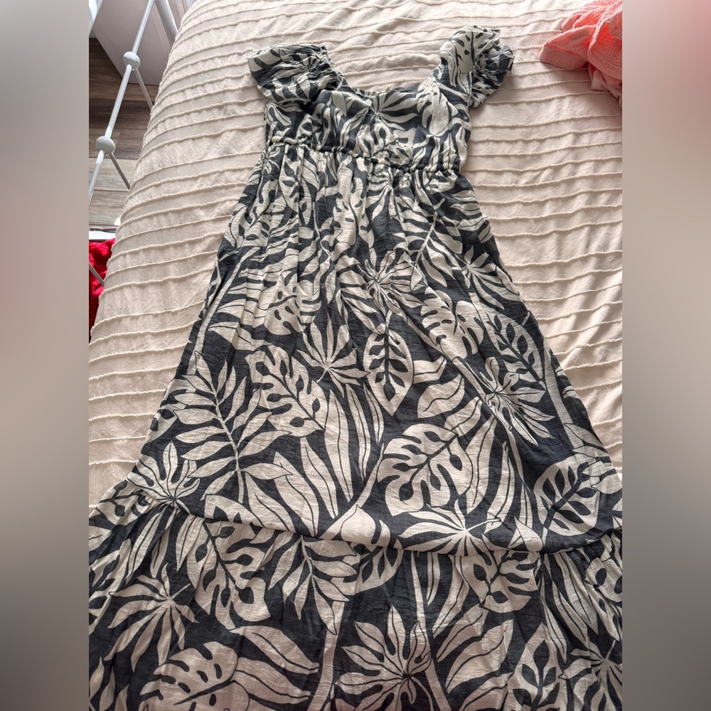 Eden and Olivia maternity midi dress
